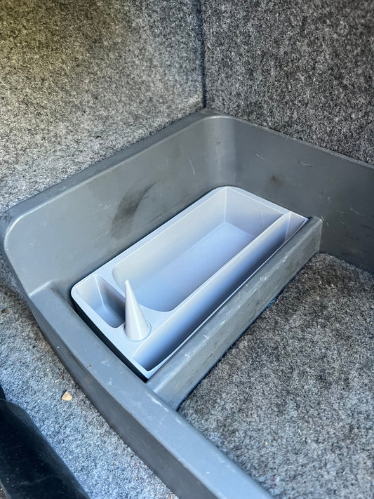 BMW E9X Trunk Oil Storage with Funnel | OTS01