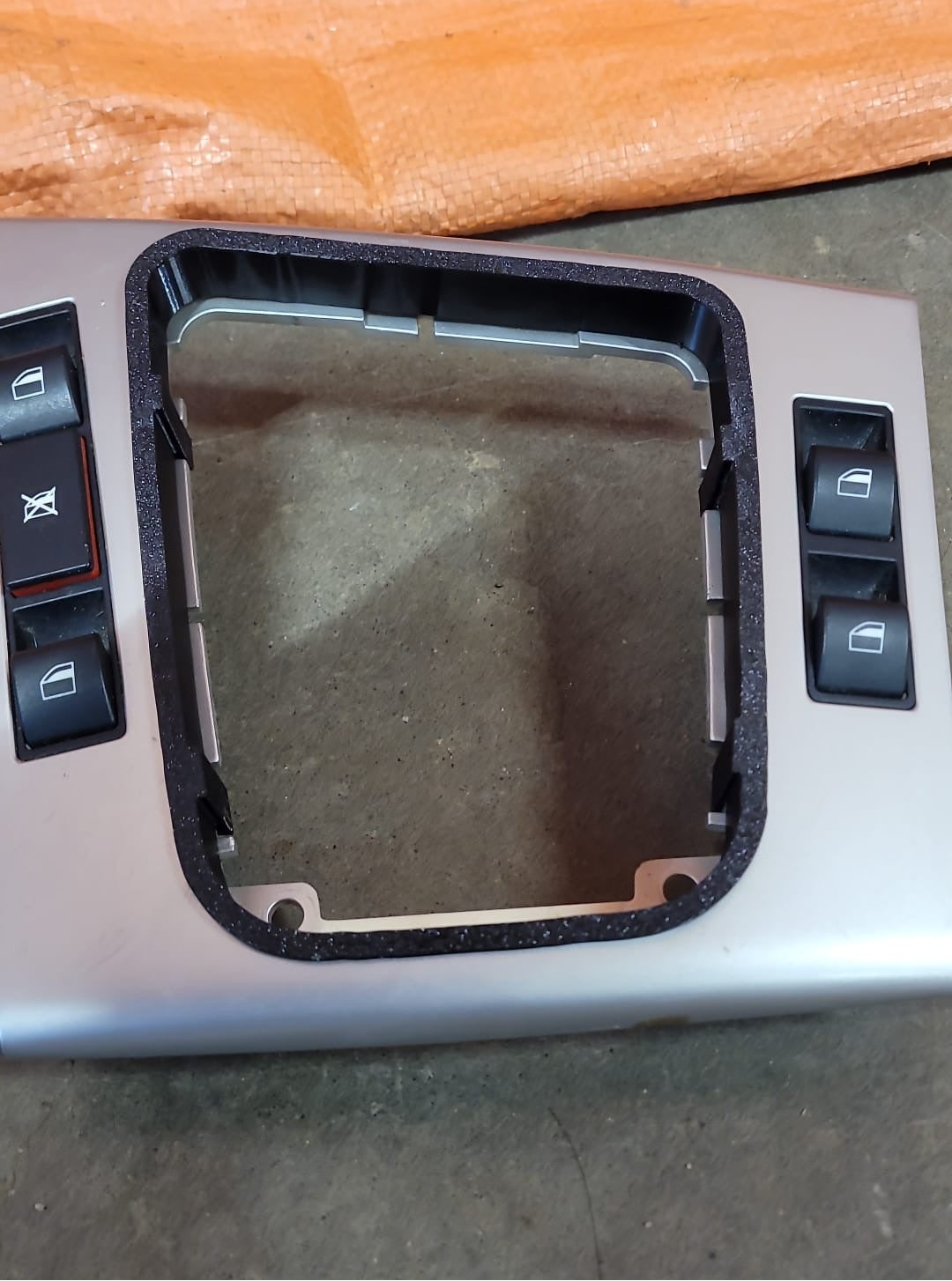 BMW E46 Shift Boot Bracket | MSB46