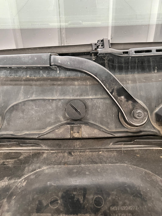 BMW E9X Strut Bar Cover Cap | CCC90