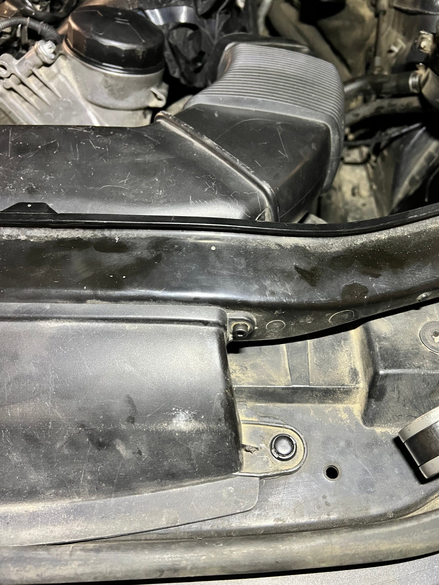 BMW E9X Air Intake Duct Tabs Repair Kit | DRK89