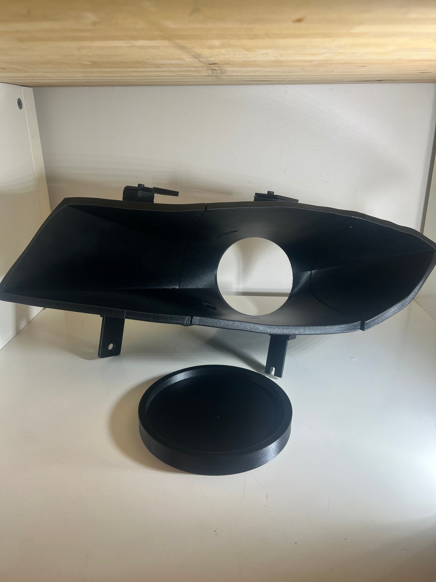 E90 E91 Headlight Intake Assembly | BEH90