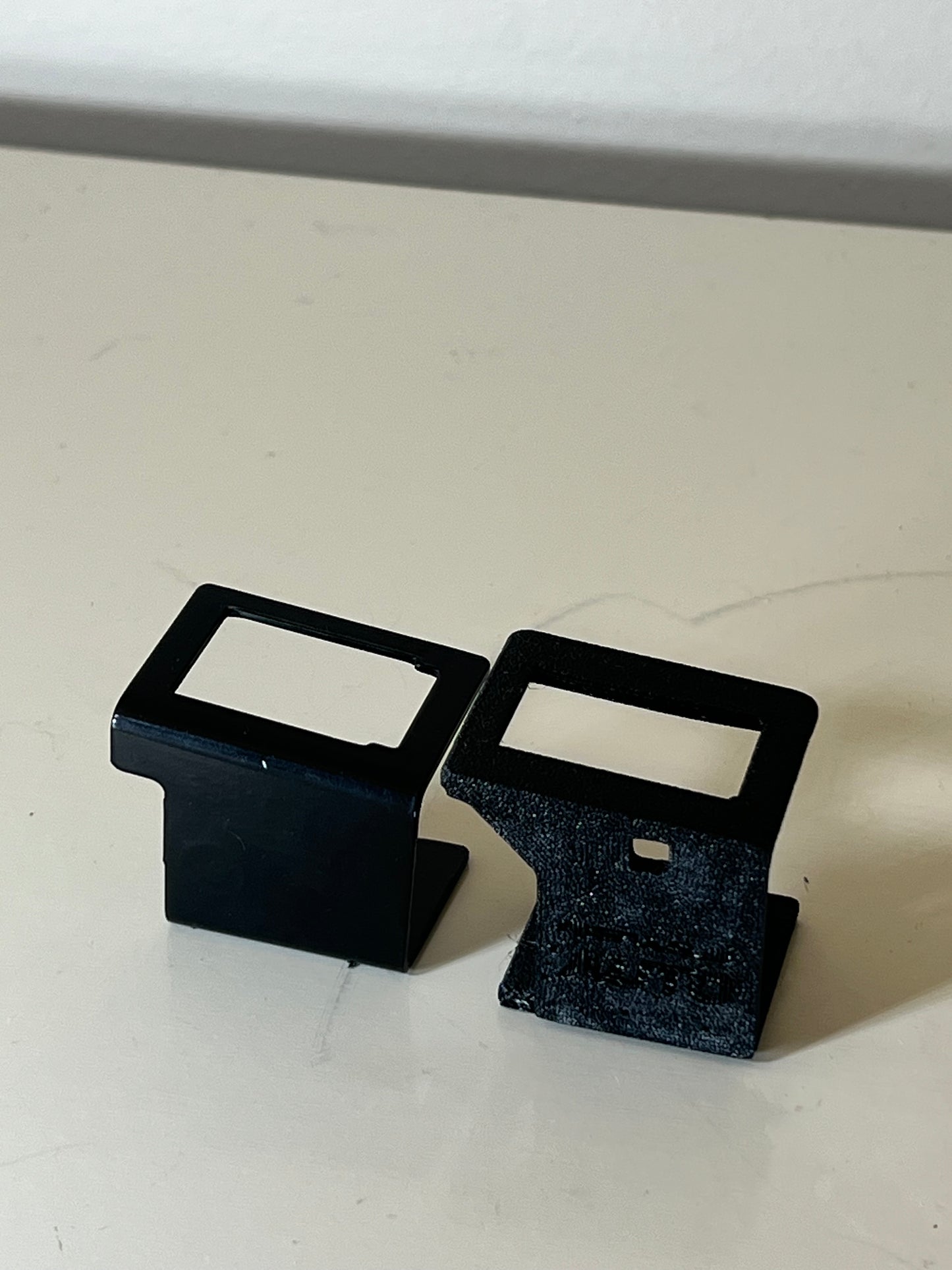 E9X Hood Prop Sensor Bracket | HOB90