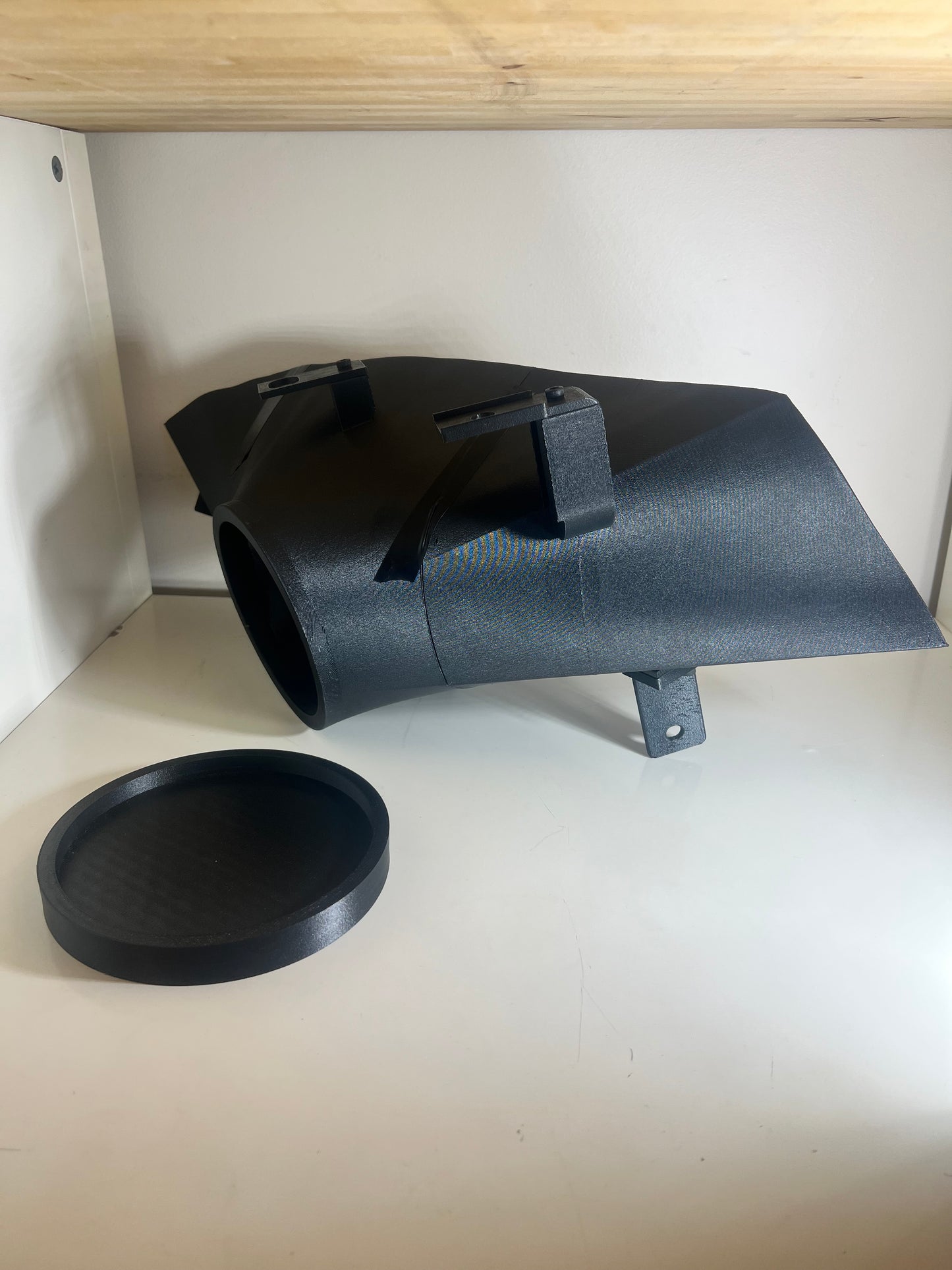 E90 E91 Headlight Intake Assembly | BEH90